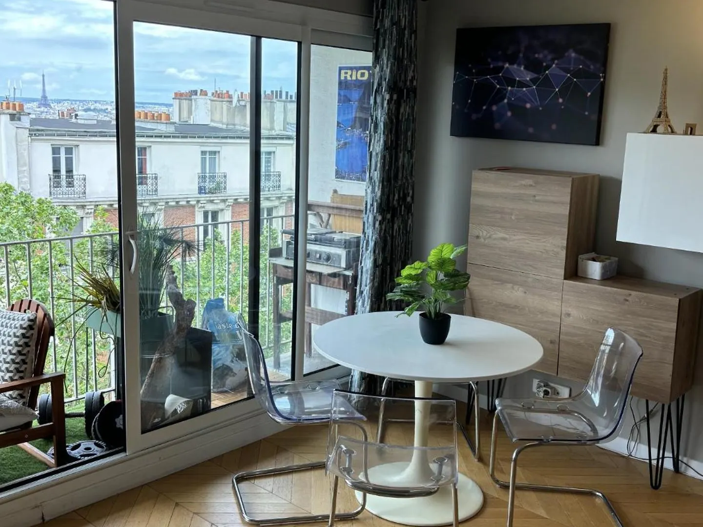 Apt Buttes Chaumont Vue